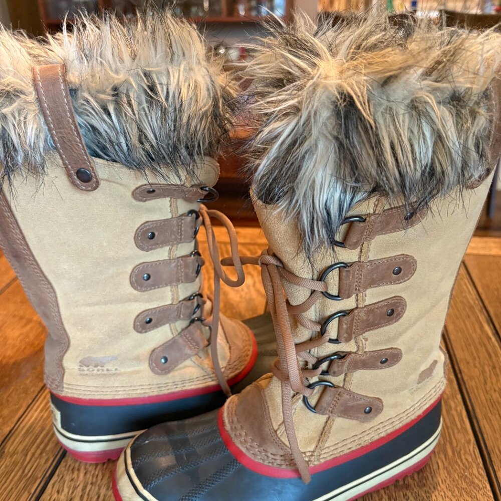 SOREL WOMENS CARIBOU STYLE BOOTS